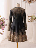 Vestido negro con base con estampado de lentejuelas